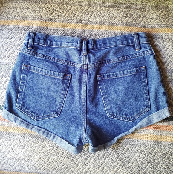 Denim shorts - Picture 2 of 4
